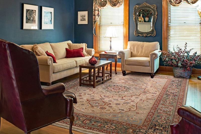 Ковер из хит-сета в гостиной